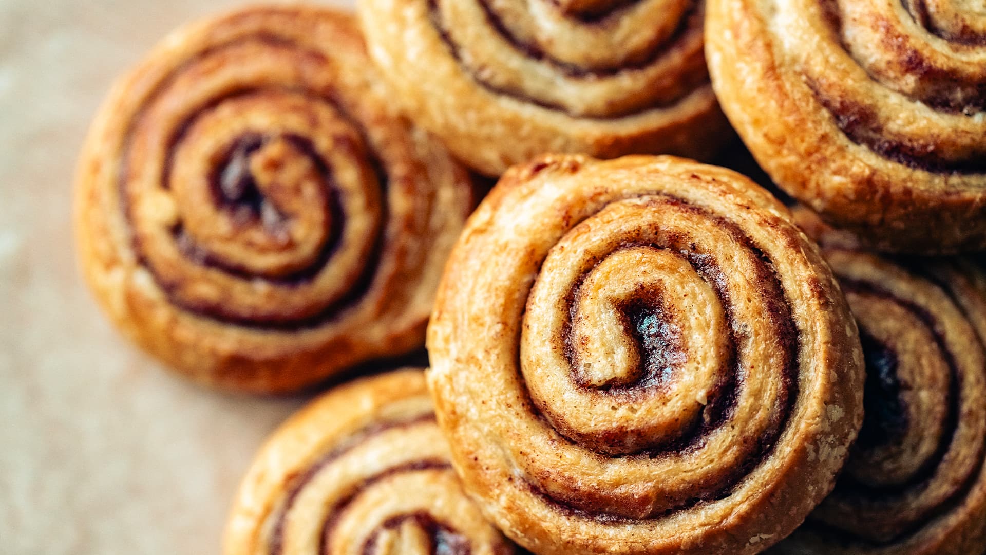 This College Student Had $100 In Her Bank Account When She Started Baking, With The Visibility From TikTok She Is Selling Out At Farmer’s Markets